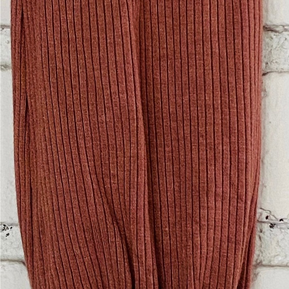 Abercrombie & Fitch Dusty Pink Balloon Sleeves - Picture 4 of 5